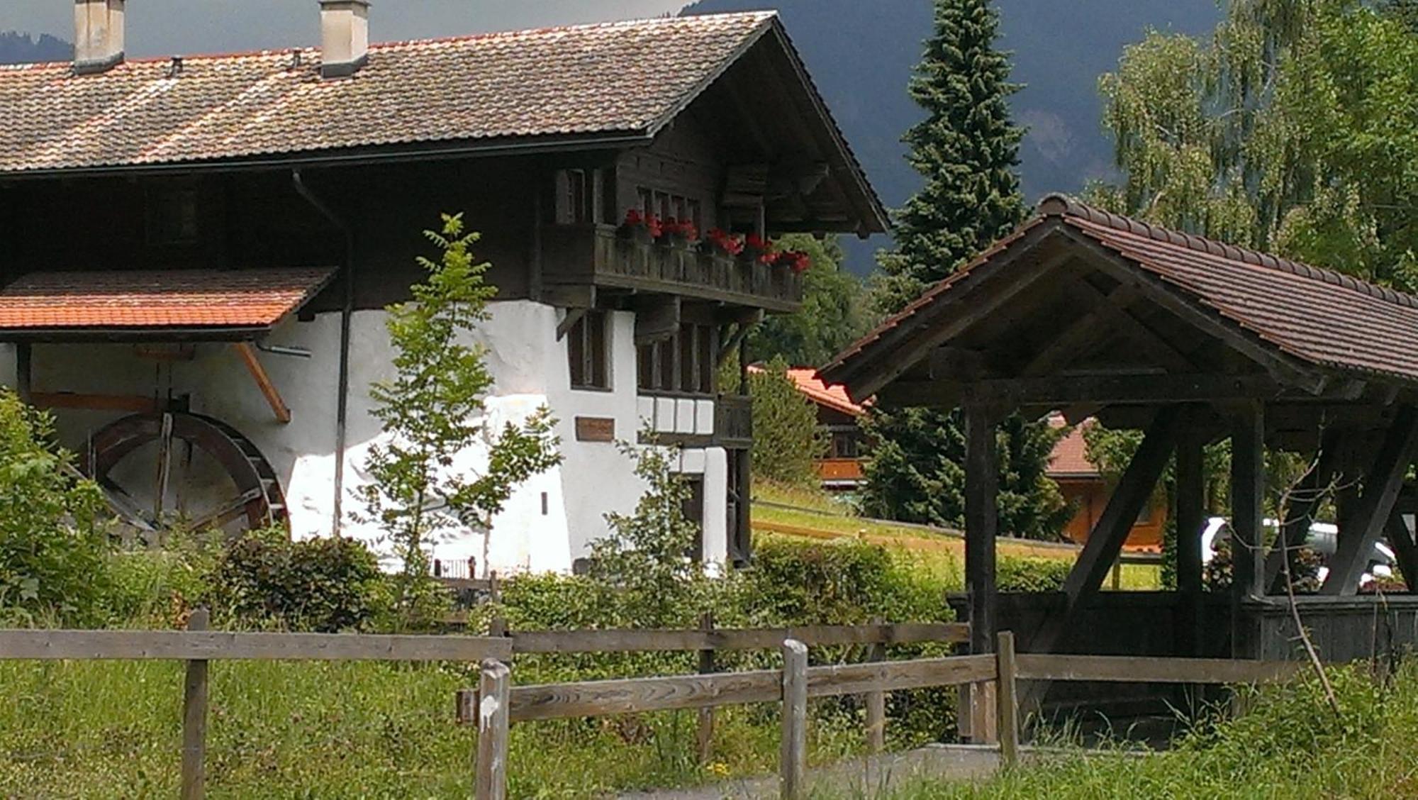 BnB Chalet-Gafri - Frühstückspension Wilderswil Exterior foto