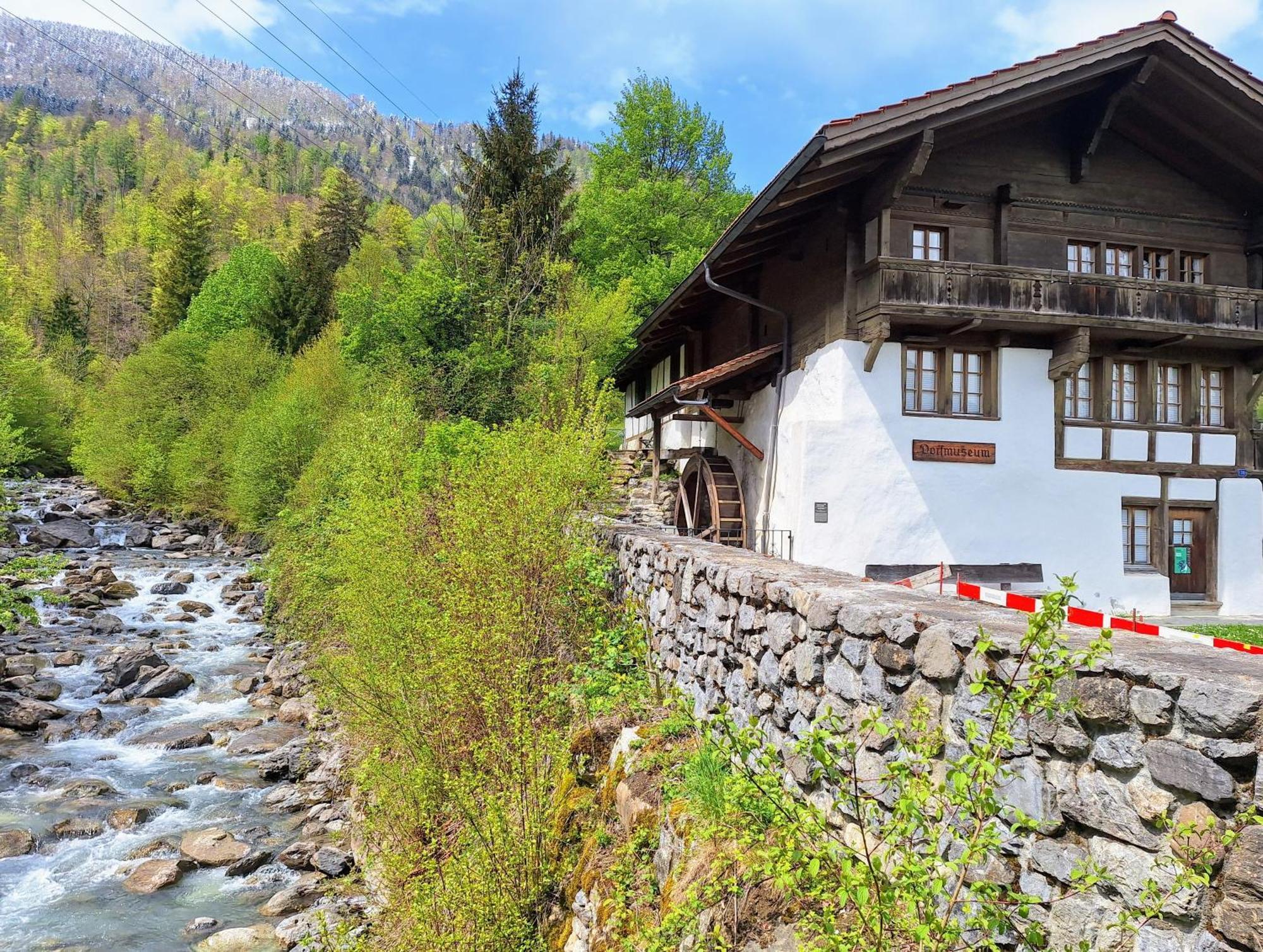 BnB Chalet-Gafri - Frühstückspension Wilderswil Exterior foto